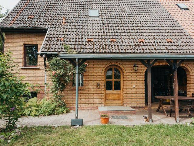 Berliner Umland Stahnsdorf Einfamilienhaus mit Pool familienfreundlich