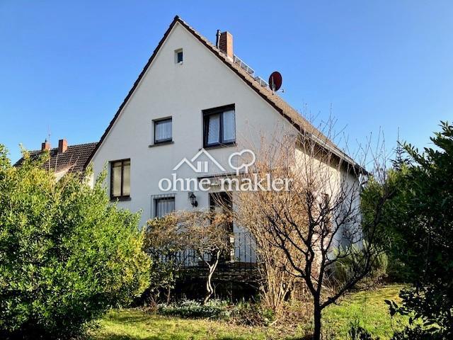 Berliner Viertel. Renovierungsbedürftiges Einfamilienhaus mit Doppelgarage und 567 m² Grundstück
