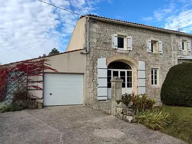 Berneuil 17460 Achat / Vente maison 7 pièces t7 au dernier étage piscine