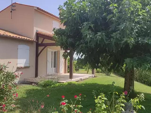 Berneuil 17460 Achat / Vente maison 4 pièces t4 jardin terrasse