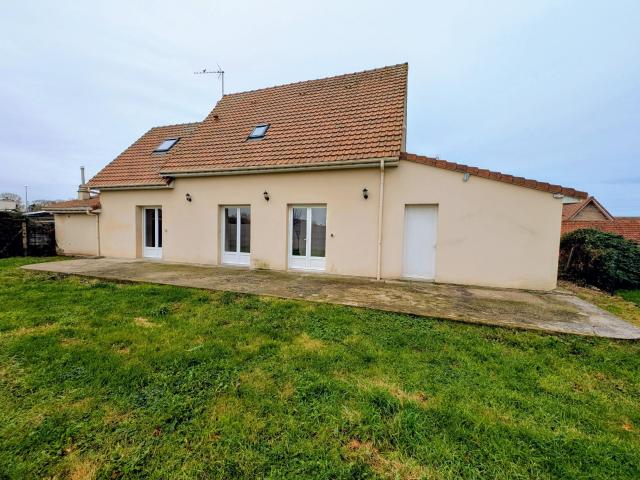 BERNEVAL LE GRAND PAVILLON 4 CHAMBRES GARAGE JARDIN