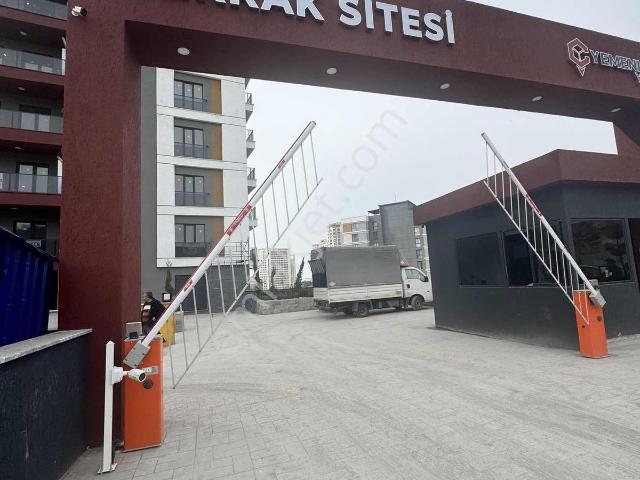 Berrak Sitesinde Kiralık 2+1