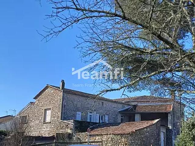 Berrias et Casteljau 07460 Location maison 5 pièces t5 terrasse parking