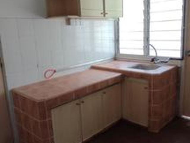 BERSIH FLAT PANORAMA LAPANGAN PERDANA untuk DIJUAL