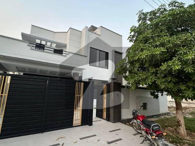 Best Options For Prime Location House Is Available For Sale In Buch Executive Villas