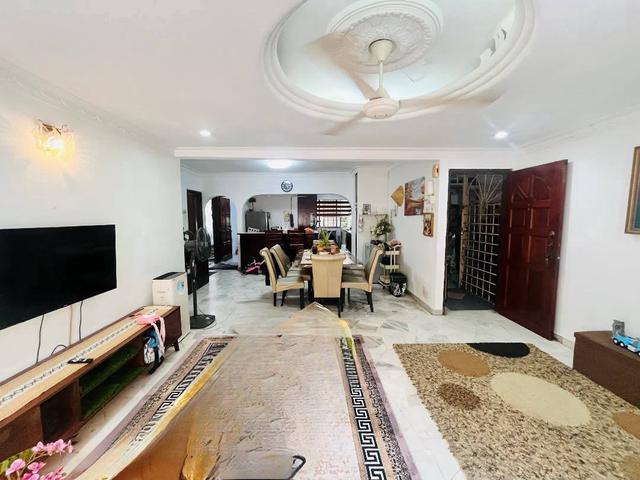 BEST DEAL Ground Floor Riverdale Park Apartment Ukay Perdana