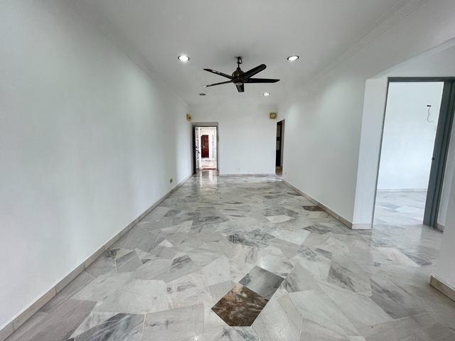BEST DEAL Hijau Ria Apartment 1088sf Kepong Corner