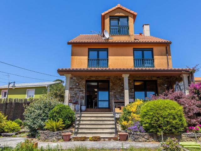 BEST HOUSE IN THE SUN TE DESCUBRE EL PARAÍSO EN MERA.. Hay. 250m² Oleiros