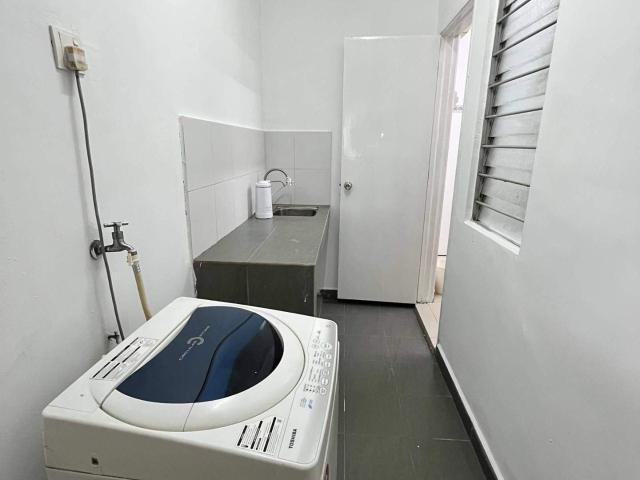 Best Price! Male Unit Middle Room Kota Damansara