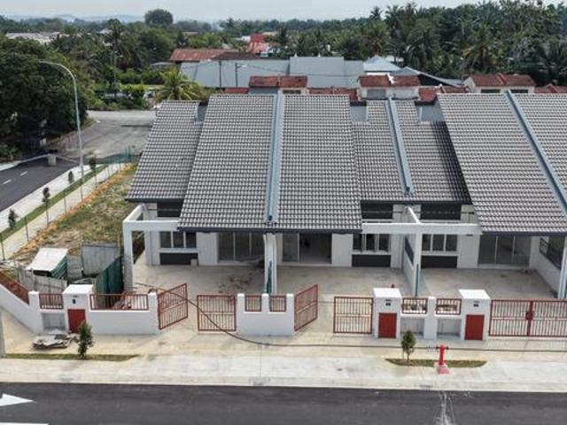 Best Price Single Storey Freehold 20x64 4bedrooms Full loan
