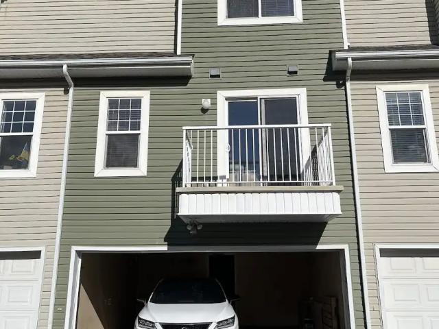 BEST PRICE! 3 bedrooms new renovated Town house