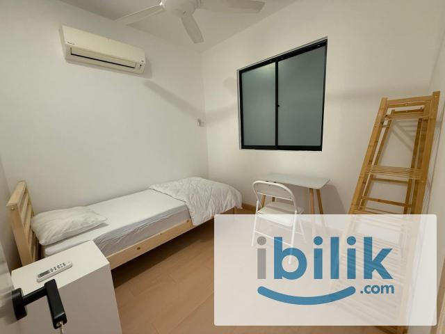 Best room in town! Premium single room! Work from home