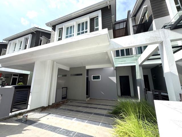 BEST VALUE 3 Storey Superlink Terrace Garden Homes Tiara South