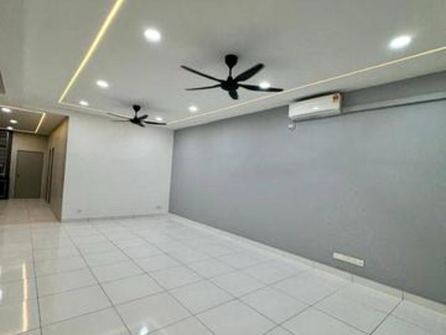 Bestari indah double storey 20x70 gated guarded renovated sale