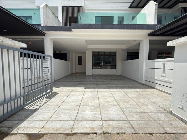 Bestari Indah Ulu Tiram Double Storey New House Condition