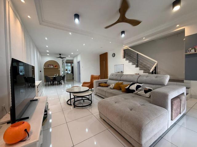 Bestari Indah Ulu Tiram Double Storey Terrace Renovated Good Condition