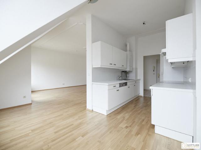 Bestlage Rathausplatz! Unbefristete 3 Zimmer Wohnung mit Südloggia und optionalem Garagenplatz