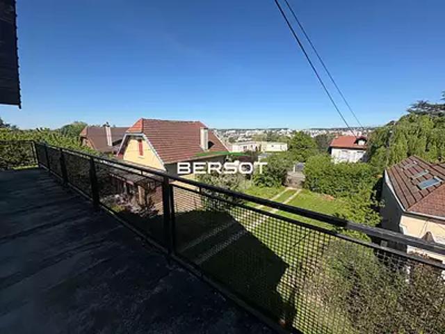 Besançon 25000 Achat / Vente maison 8 pièces t8 au dernier étage cave
