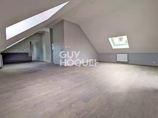 Besançon 25000 Location appartement 4 pièces t4 au dernier étage parking