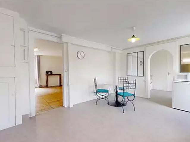 Besançon 25000 Location appartement au dernier étage cave