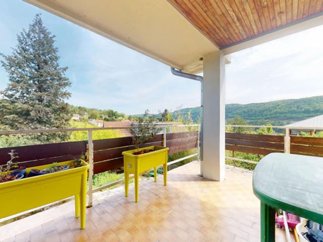 BESANÇON VELOTTE | Maison d'architecte des années 70 avec terrain constructible de 15 ares