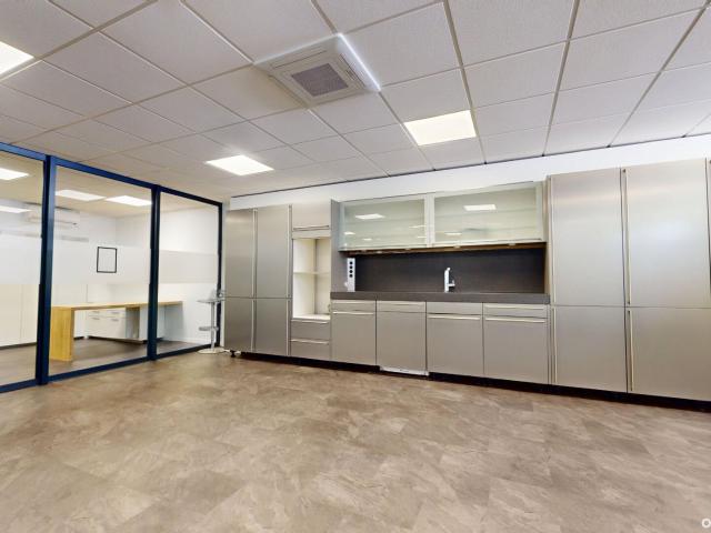 Besancon Viotte Bureaux 200 m² avec parking 200m² Besançon