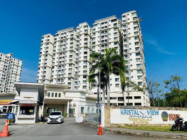 BESARRENO Kristal View Condiminium Seksyen 7 Shah Alam