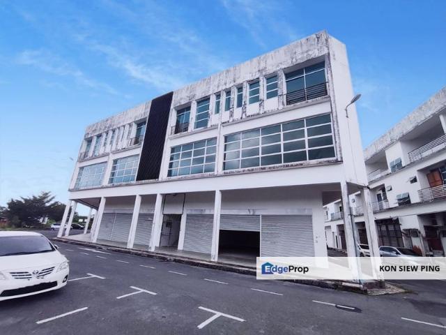 Beside Main Road @ Samarahan Expressway Adjoining Shop Lot For Rent