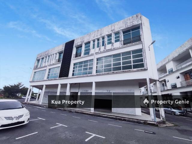 Beside Main Road @ Samarahan Expressway Adjoining Shop Lot For Rent