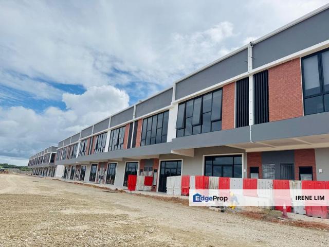 Beside Main Road, 1.5 Storey Terrace Factory Ph1 @ Akasia, Ulu Tiram