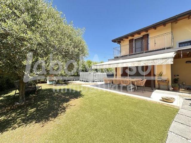 BESOZZO olginasio villetta di testa con giardino