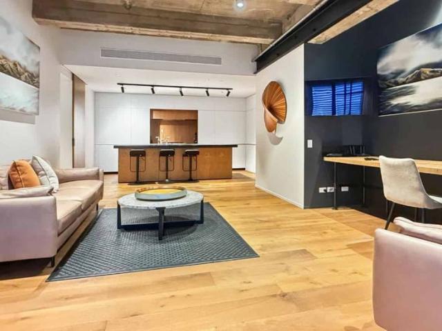 Bespoke New York Loft Style Apartment *Fully Furnished