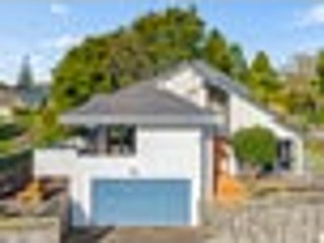 Bespoke. Sun drenched. Titirangi