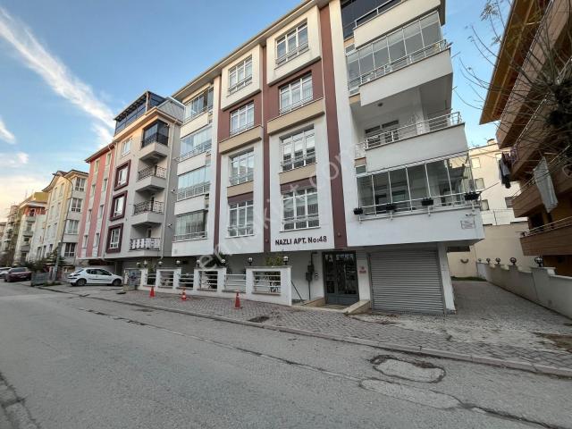Bess'den Orhan Oğuz Cd. Yakını Bahçelievler'de Satılık 3+1 Daire