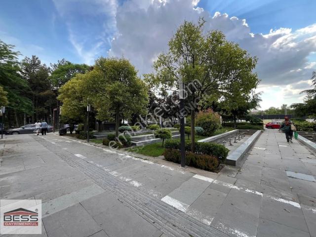 Bess'den İsmet İnönü 1 Caddesi Merkezi Konumda Kiralık İş Yeri