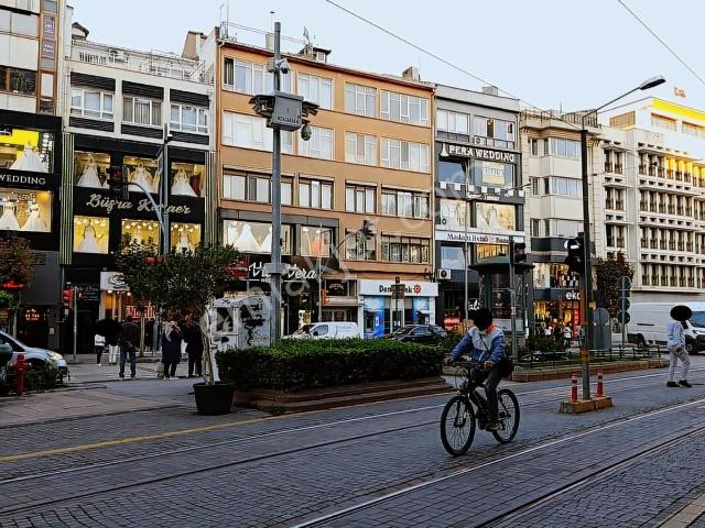 Bess'den İsmet İnönü 1 Caddesi Üzeri Devren Kiralık İş Yeri