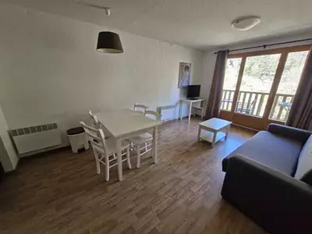 Besse et Saint Anastaise 63610 Achat / Vente appartement 2 pièces t2 parking