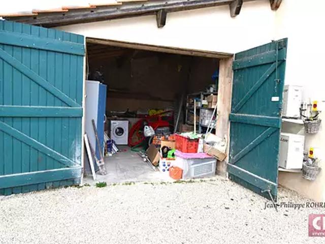 Besse sur Issole 83890 Achat / Vente parking au dernier étage