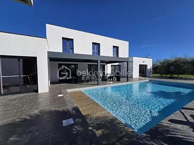 Bessines 79000 Achat / Vente maison 10 pièces t10 piscine terrasse