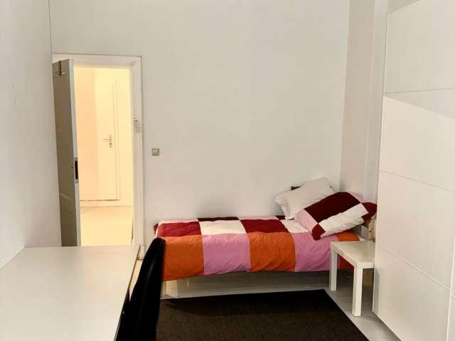 Bett im Mehrbettzimmer max. 2 Personen, wöchentlicher Reinigungsservice