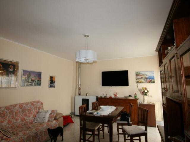 Bettolle vendesi appartamento arredato di mq 126 posto al pi. 126m² Bettolle