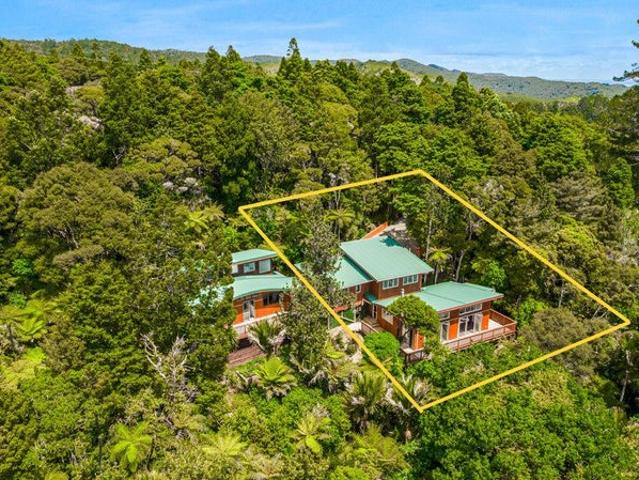 bethells beach, 4 bedrooms