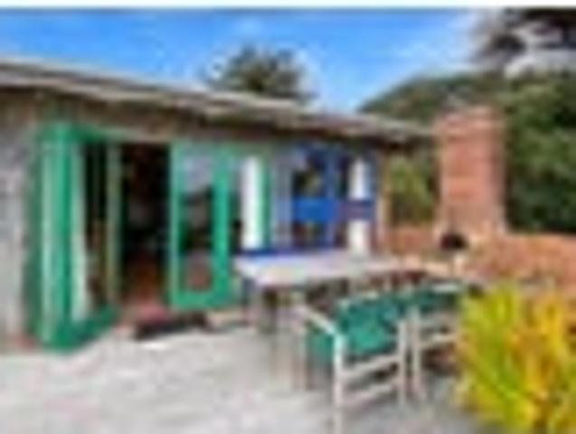 Bethells Beach, 2 bedrooms, $1050 pw