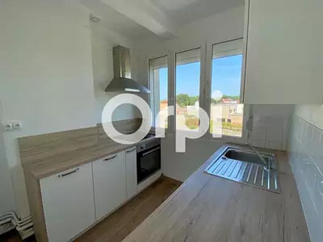 Béthune 62400 Location appartement 3 pièces t3 au dernier étage