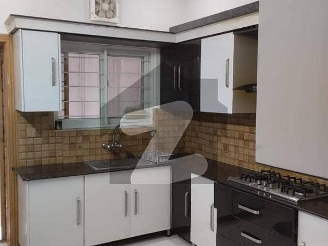 Beutifull 14 marla open basement portion for rent