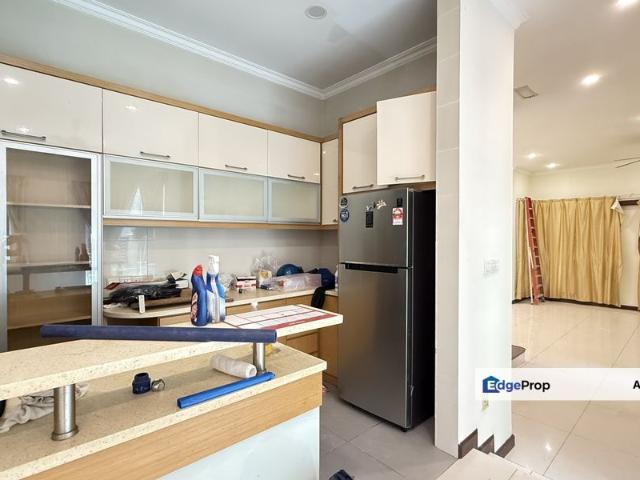 Beverly Height ampang jaya 3storey with LIFT basic unit gated guarded