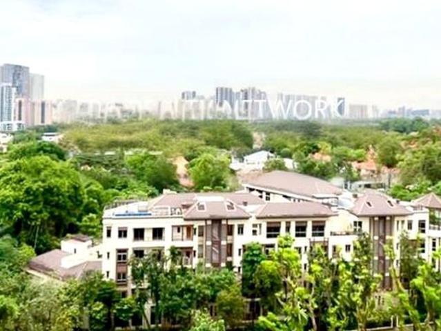 Beverly Hill D10, Condominium