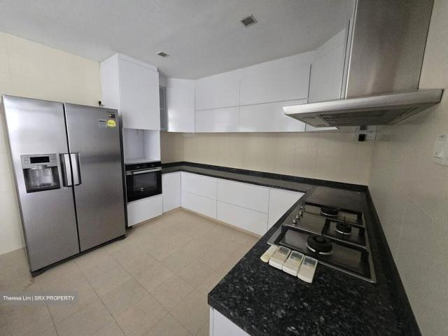 Beverly Hill D10, Condominium