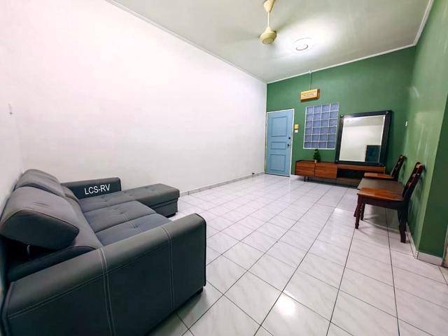 Beverly Hills Apartment 1 3F 2BR Corner