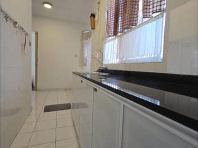 Beverly Hills Ph 5 Built in cabinet 2 bedroom Move in condition